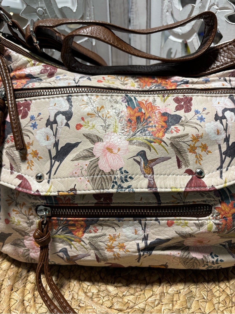 Bueno Floral Quilted Shoulder Bag in Cream and Brown - Picture 4 of 14